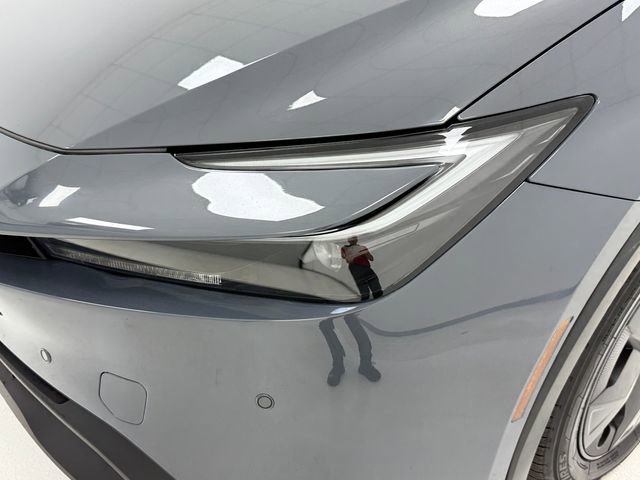 Used 2025 Toyota Prius LE FWD image 6