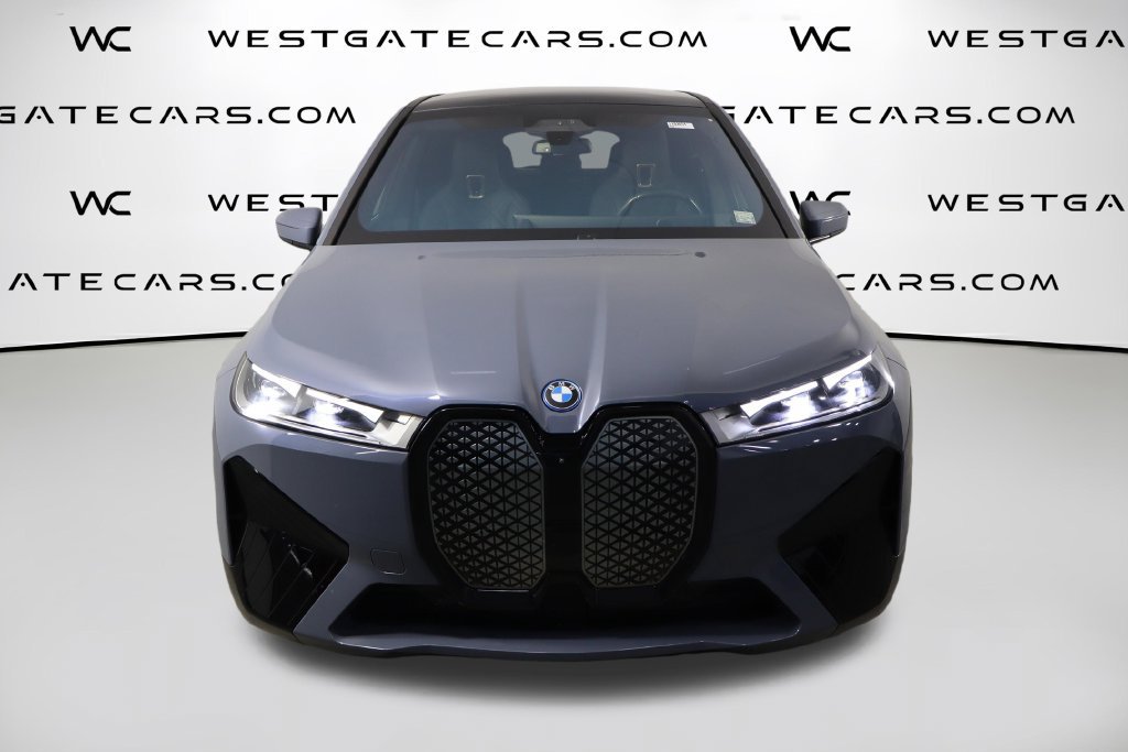Used 2023 BMW iX xDrive50 w/ Premium Package AWD/4WD image 2