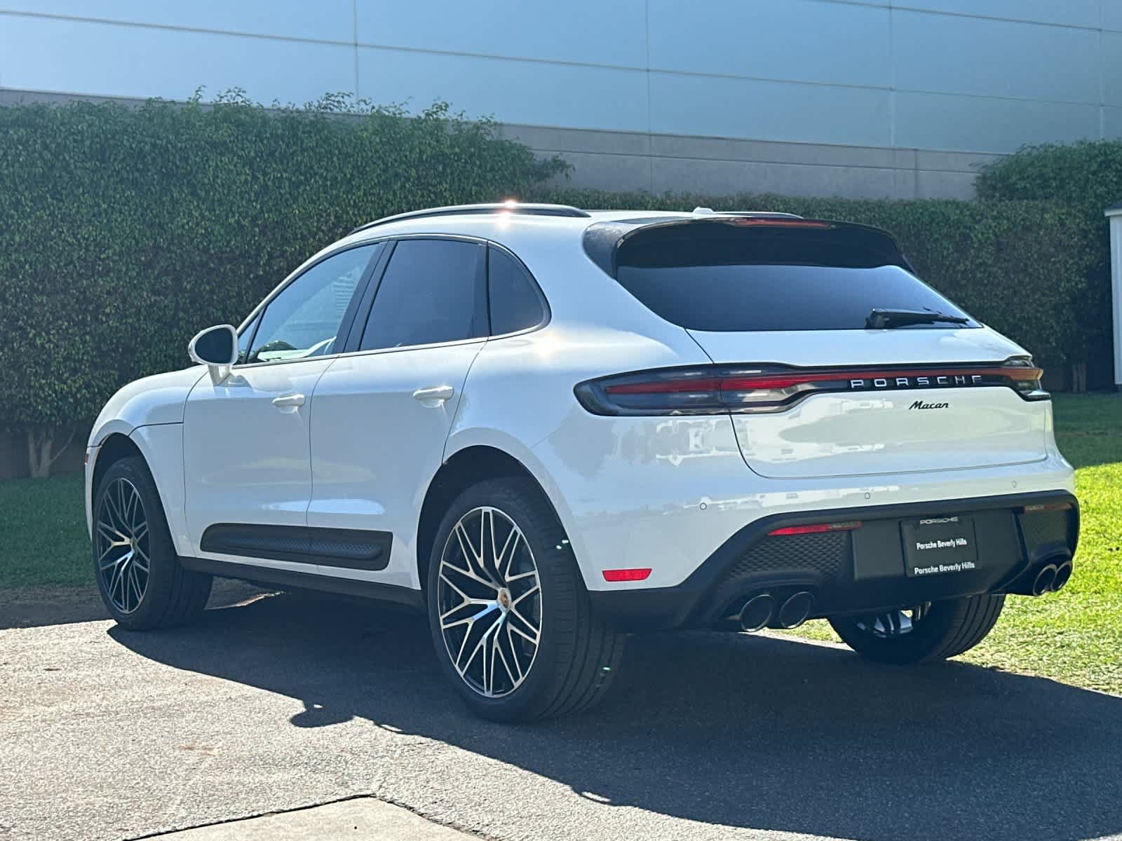New 2026 Porsche Macan AWD/4WD image 3