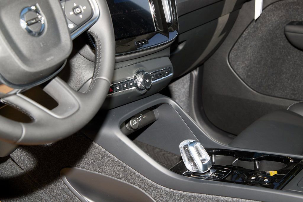 New 2026 Volvo XC40 B5 Ultra w/ Climate Package image 15