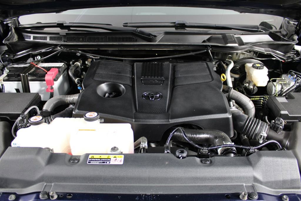 Used 2022 Toyota Tundra SR5 w/ SR5 Convenience Package image 14