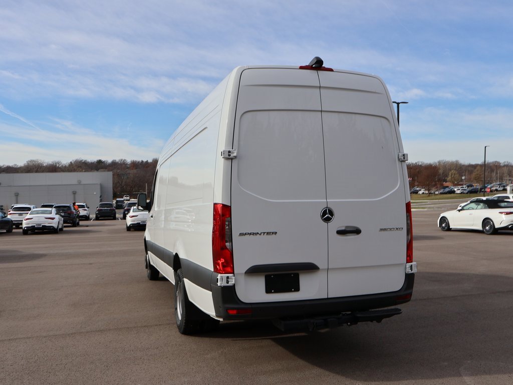Used 2024 Mercedes-Benz Sprinter 3500 image 15