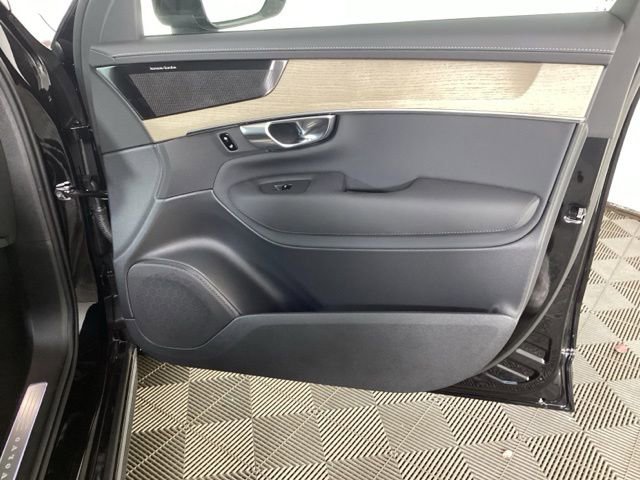 New 2026 Volvo XC90 B6 Plus w/ Protection Package Premier image 21