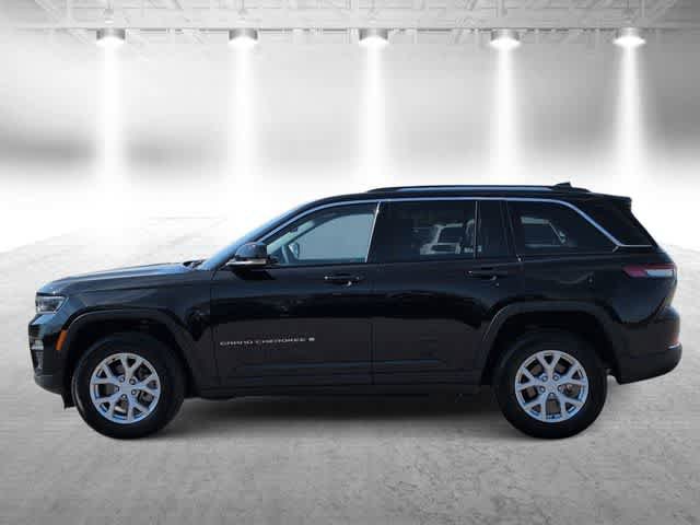 Used 2023 Jeep Grand Cherokee Limited AWD/4WD image 5