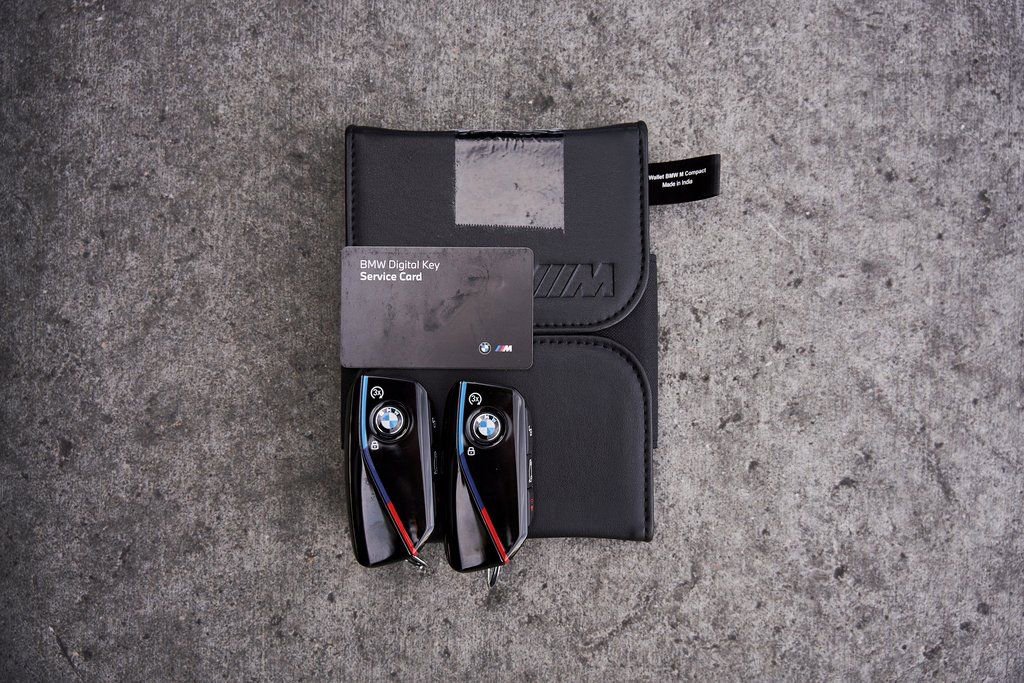 Used 2026 BMW M5 w/ Executive Package image 92