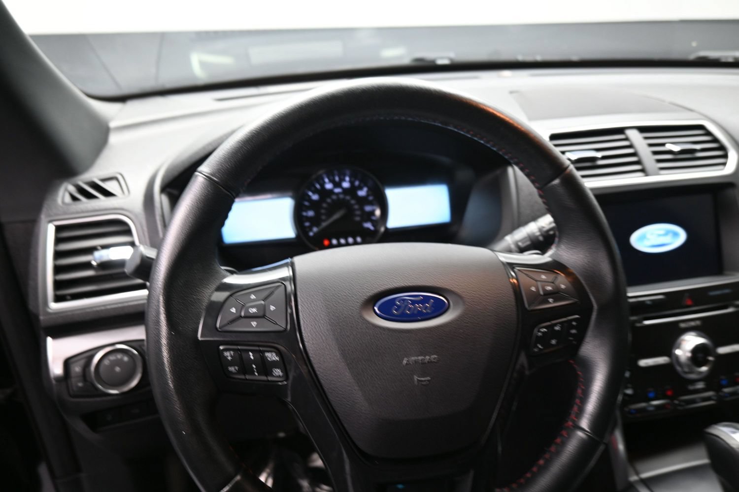 Used 2017 Ford Explorer Sport w/ Equipment Group 401A AWD/4WD image 12