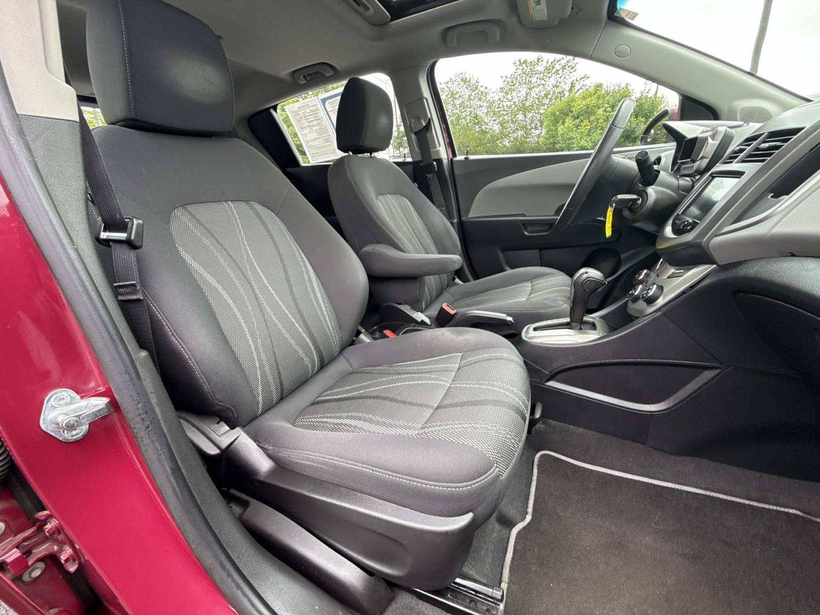 Used 2014 Chevrolet Sonic LT w/ LT Promotional Package FWD image 10