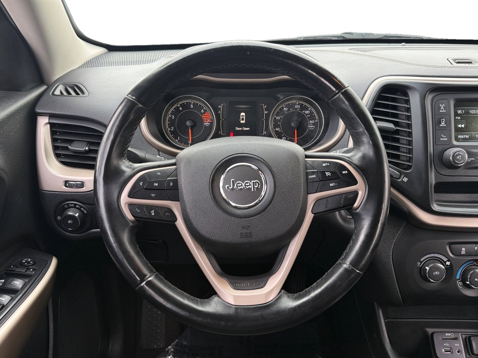 Used 2018 Jeep Cherokee Latitude w/ Altitude Package image 12