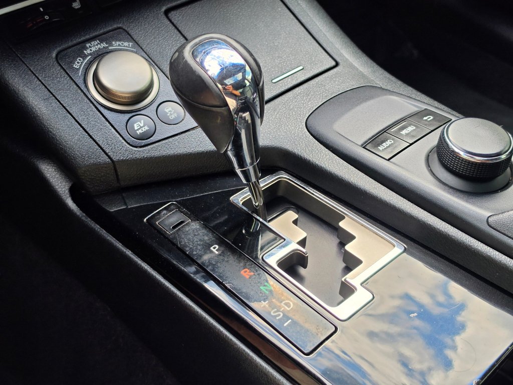 Used 2013 Lexus ES 300h w/ Premium Pkg FWD image 16