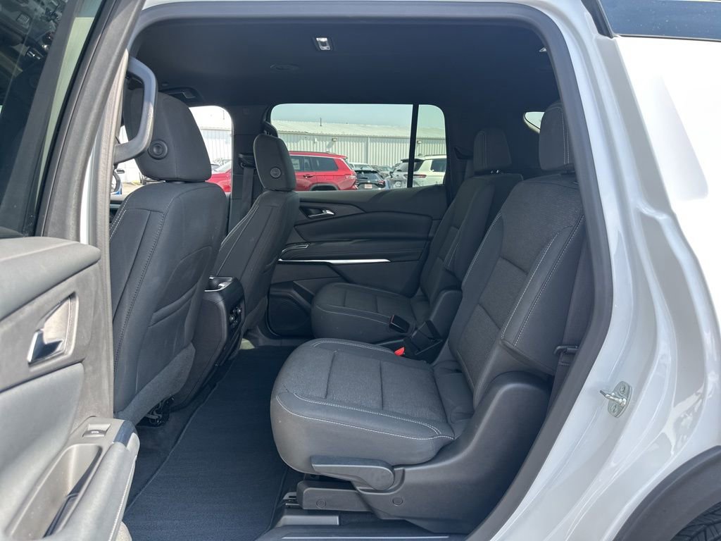 Used 2025 Chevrolet Traverse LT w/ Midnight/Sport Edition image 22