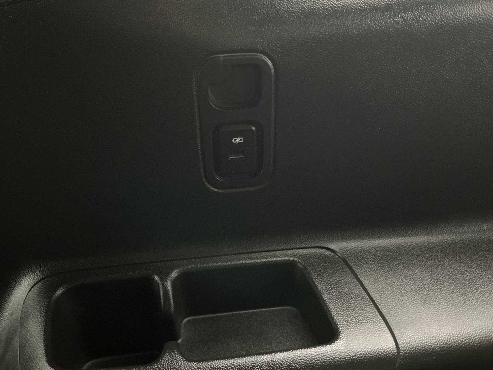 Used 2023 Chevrolet Traverse LT image 17