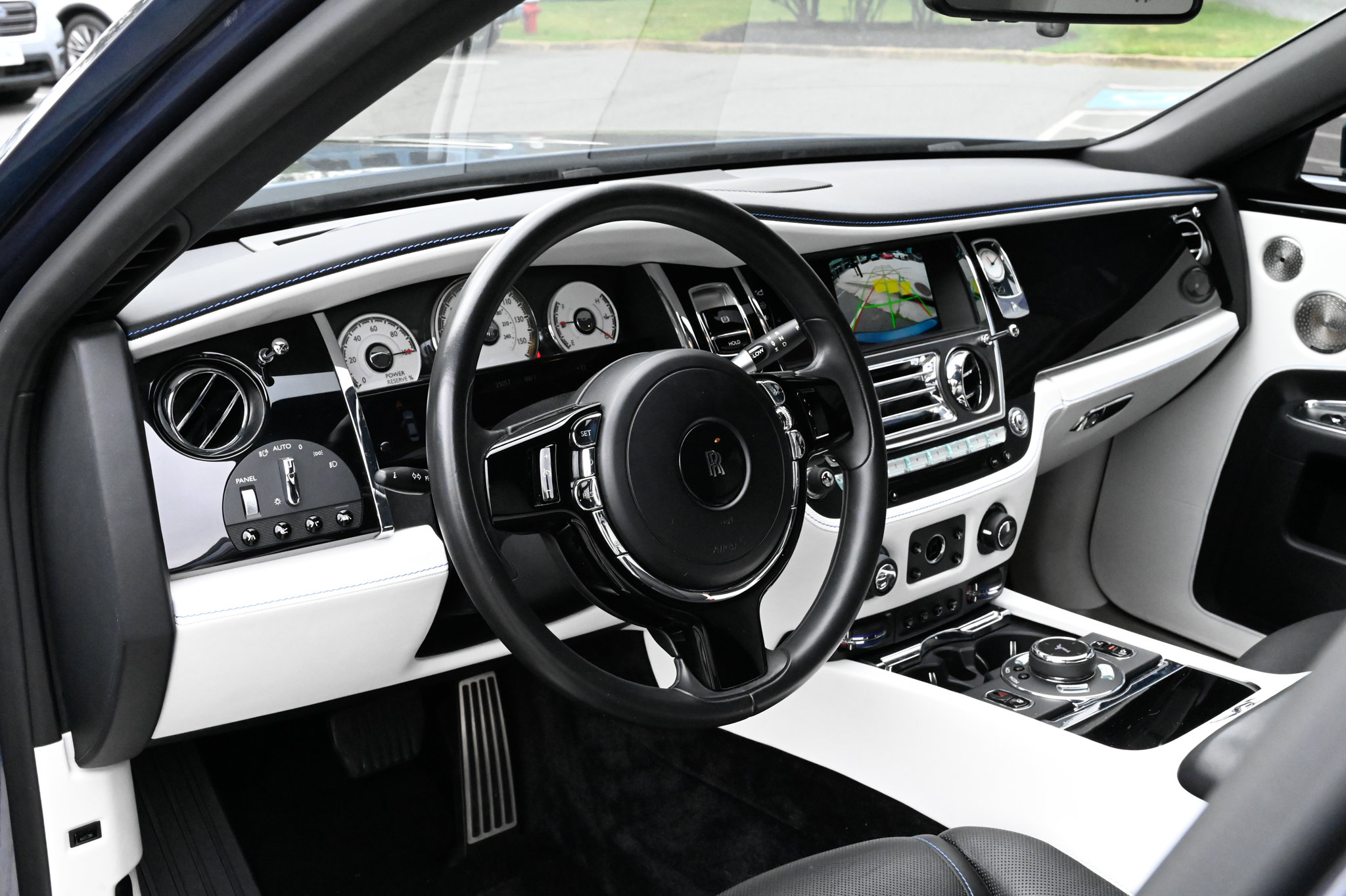 Used 2018 Rolls-Royce Ghost RWD image 16