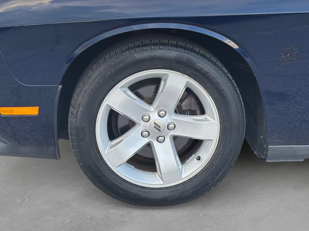Used 2013 Dodge Challenger SXT RWD image 9