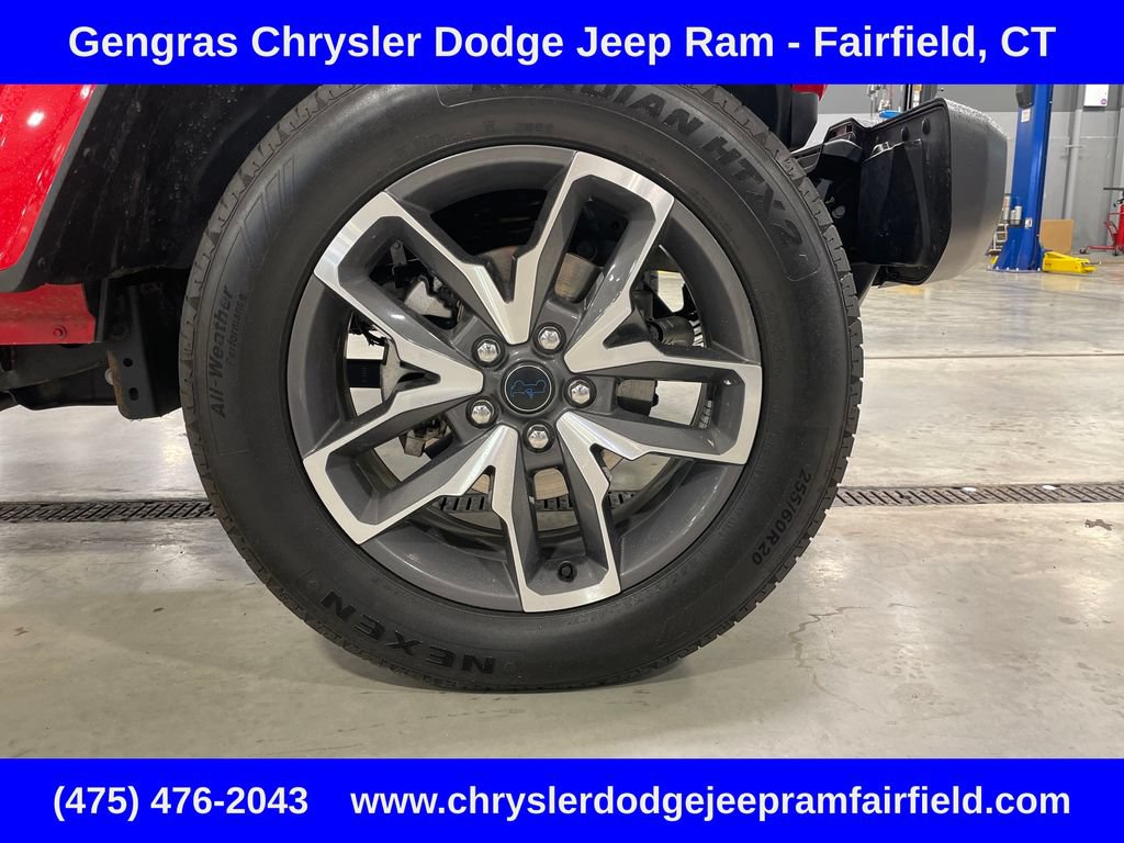 Used 2024 Jeep Wrangler Unlimited w/ Convenience Group AWD/4WD image 7