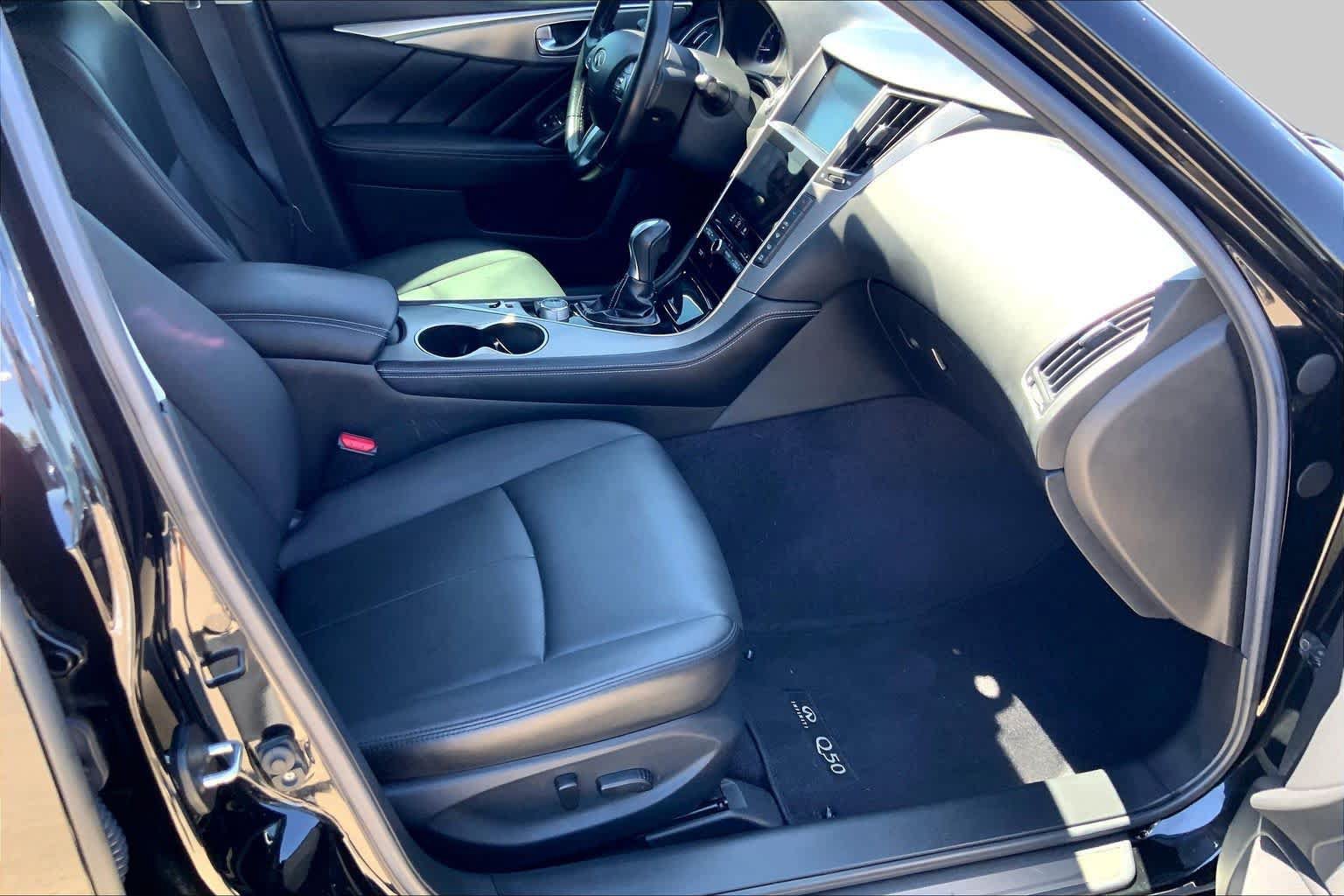 Used 2017 INFINITI Q50 2.0t RWD image 9