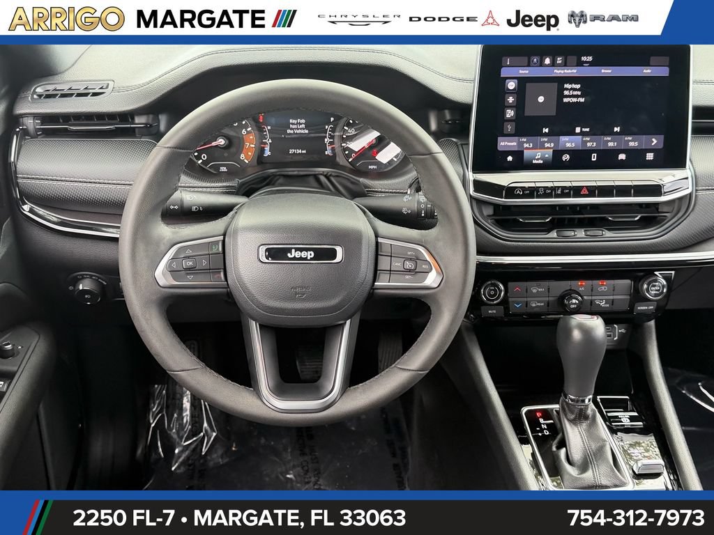 Used 2023 Jeep Compass Latitude AWD/4WD image 13
