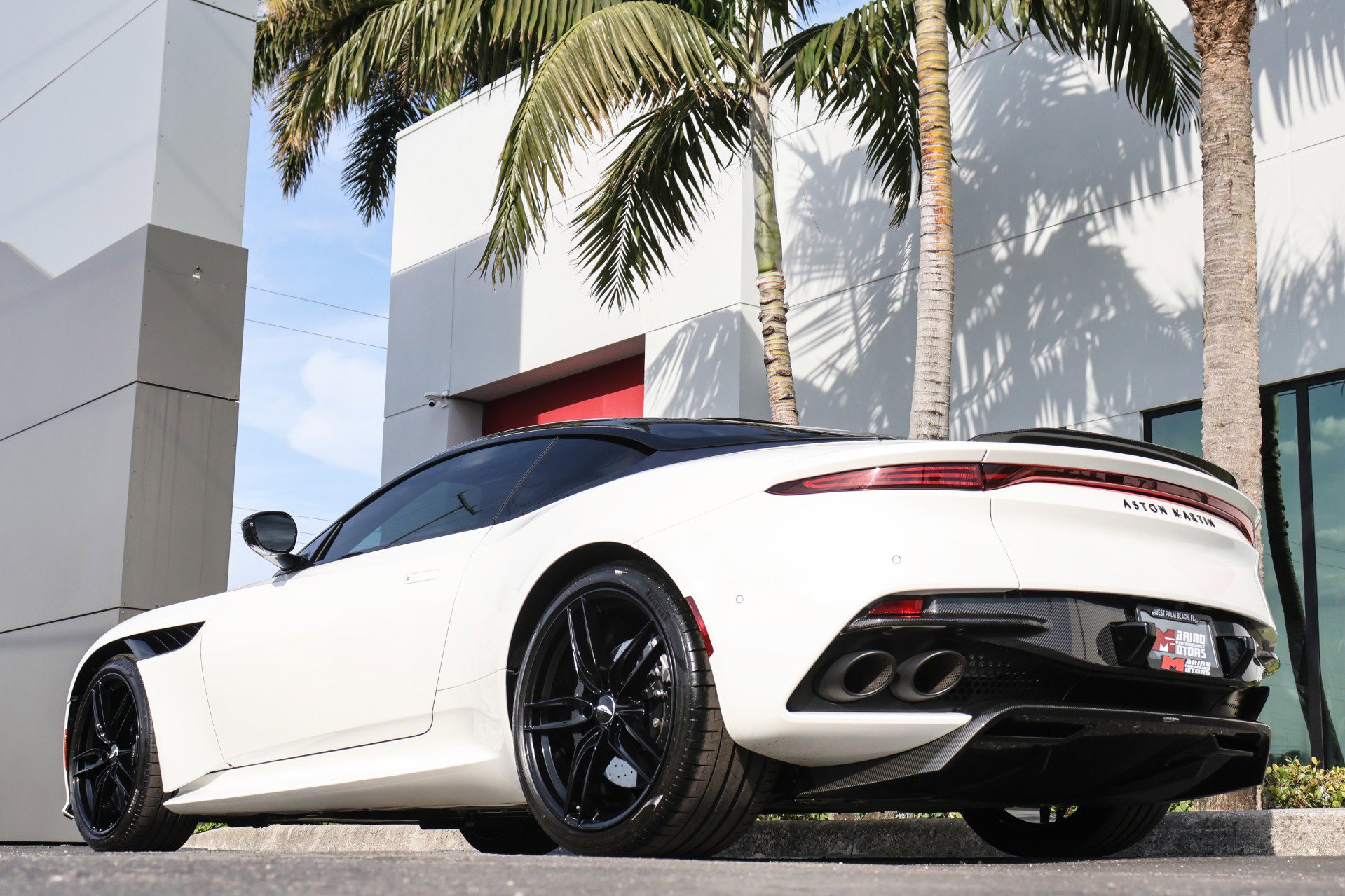 Used 2019 Aston Martin DBS Superleggera image 24