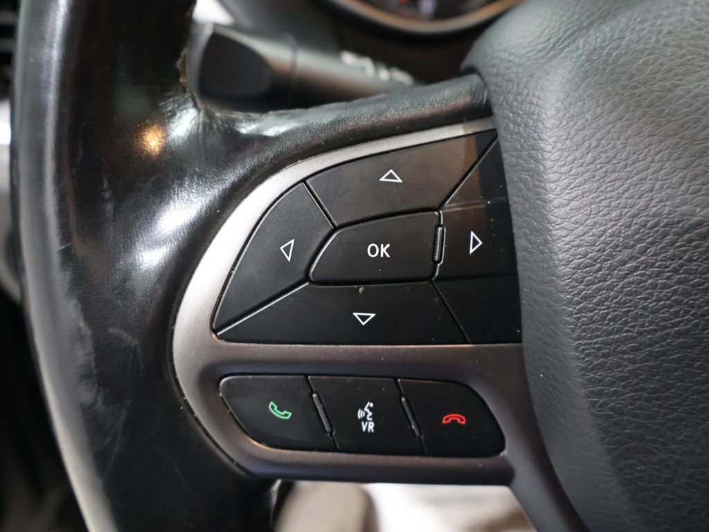 Used 2021 Jeep Cherokee Latitude Lux w/ Comfort/Convenience Group image 35