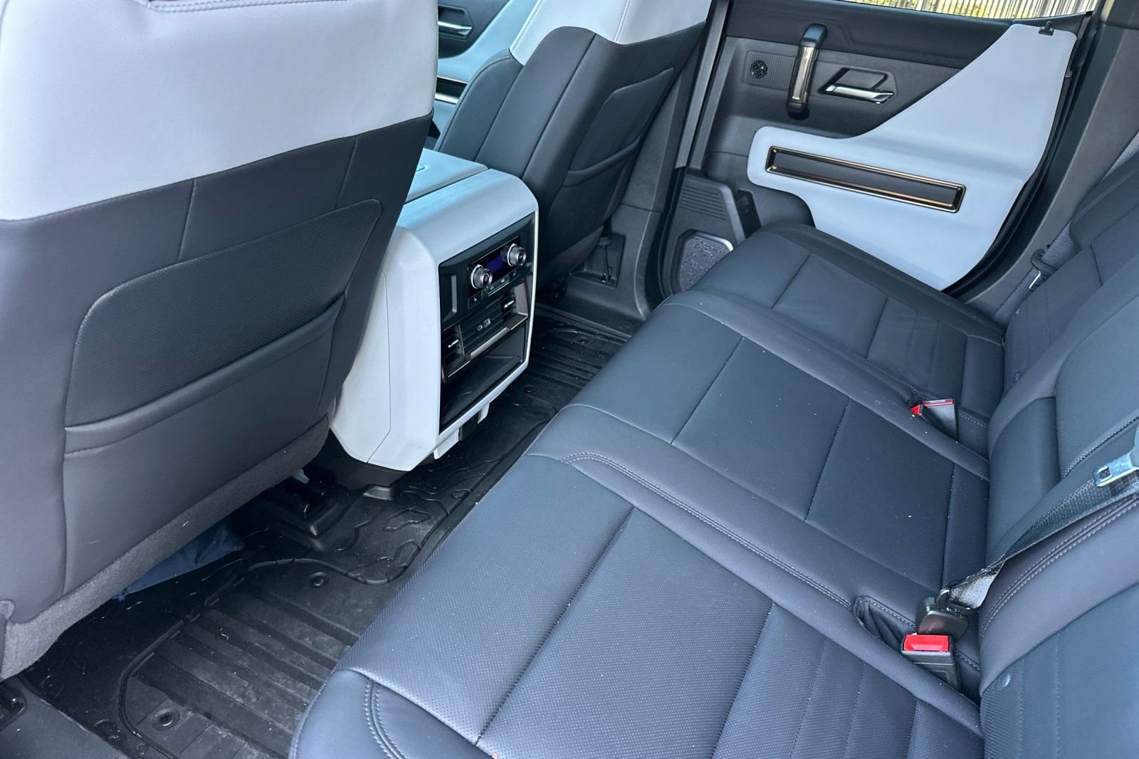 Used 2024 GMC Hummer EV 2X AWD/4WD image 14