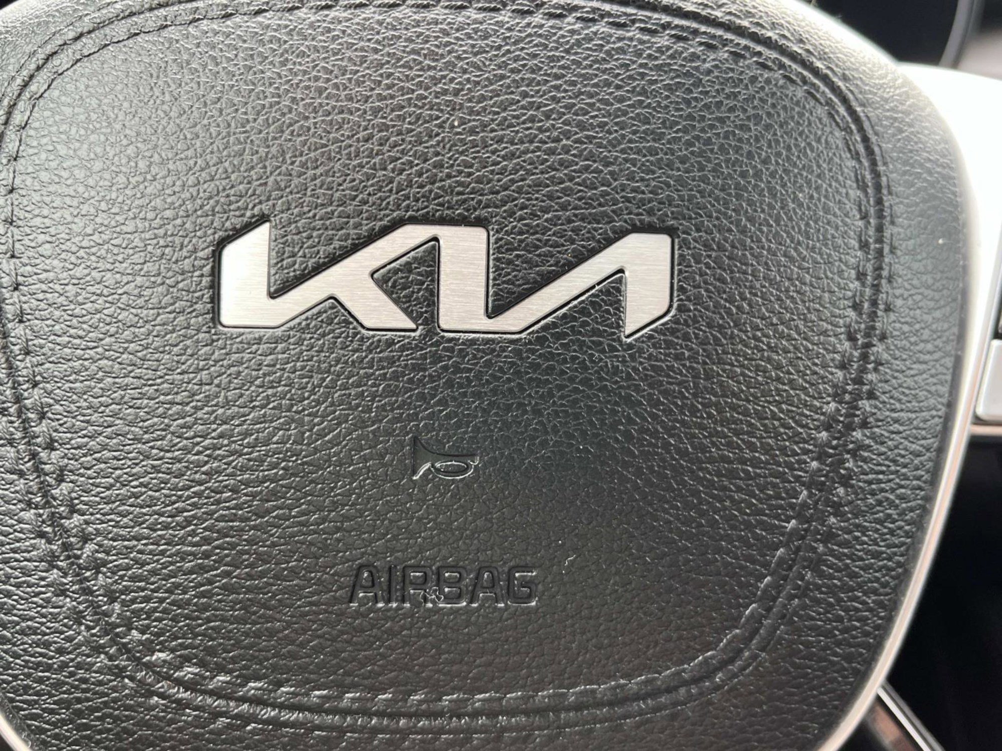 Used 2022 Kia Telluride SX w/ SX Prestige Package image 37