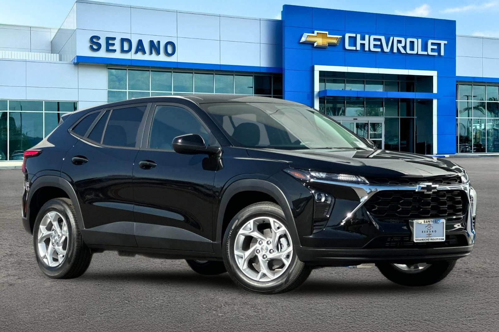 New 2026 Chevrolet Trax LS w/ LS Convenience Package FWD image 2