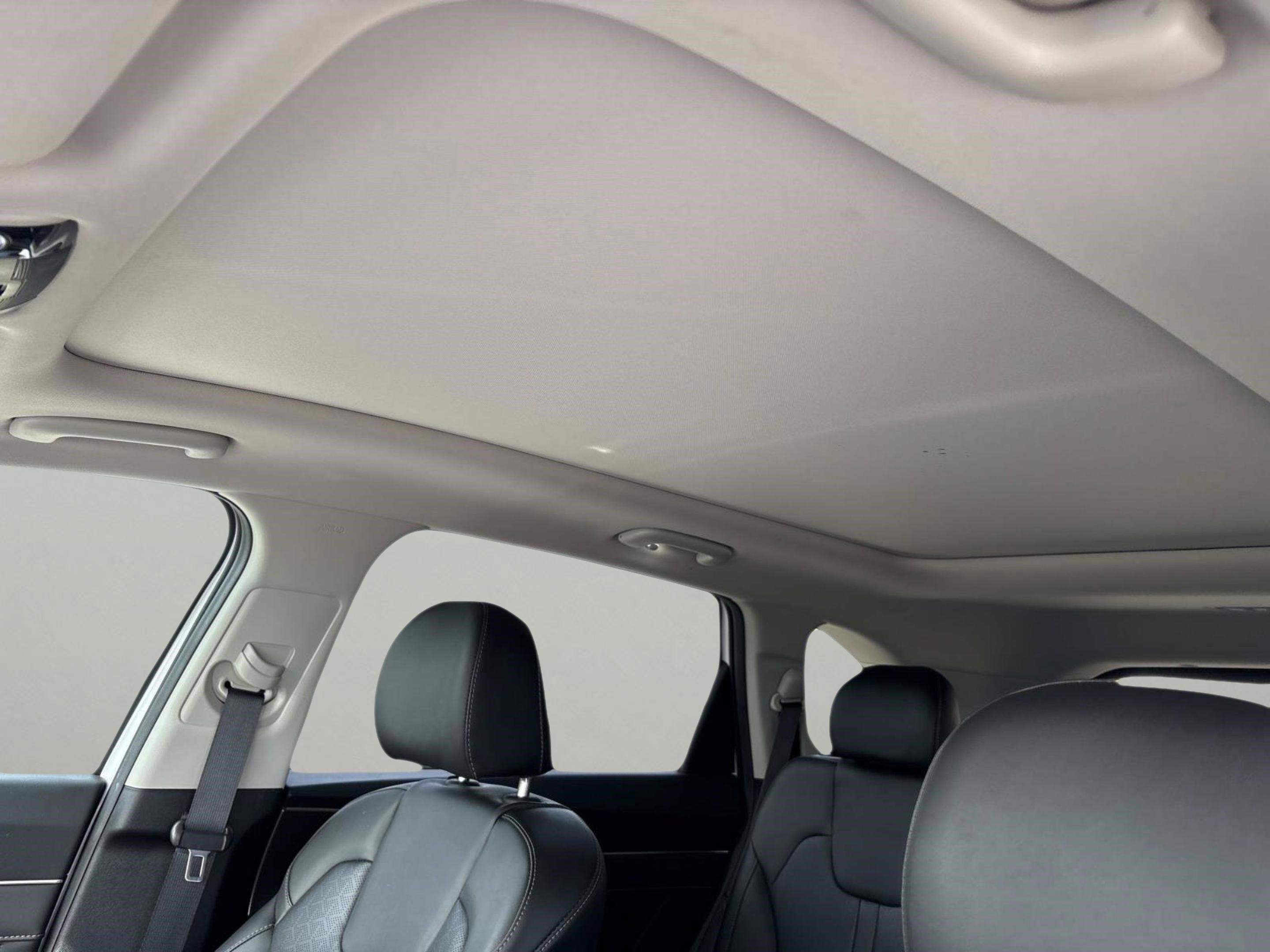 Used 2023 Kia Sorento SX image 28