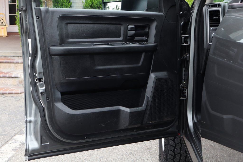 Used 2013 RAM 2500 Tradesman w/ Chrome Appearance Group image 15