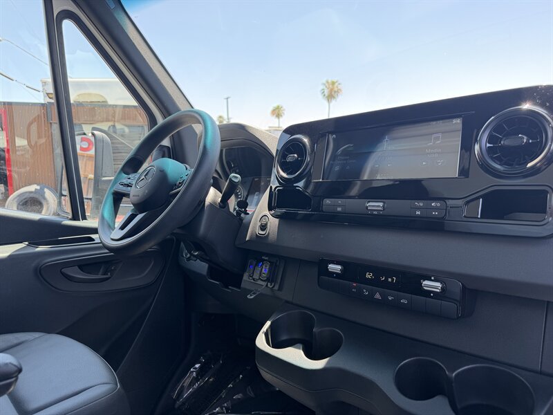 Used 2023 Mercedes-Benz Sprinter 3500 image 16