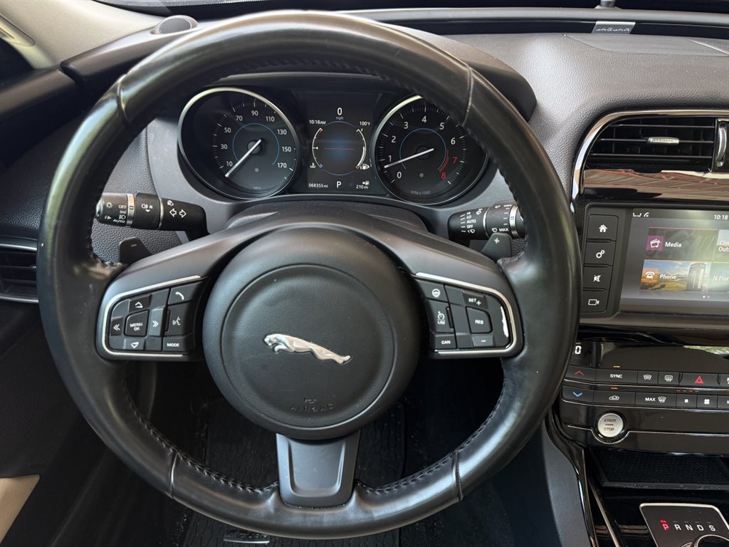Used 2017 Jaguar XE Premium RWD image 24