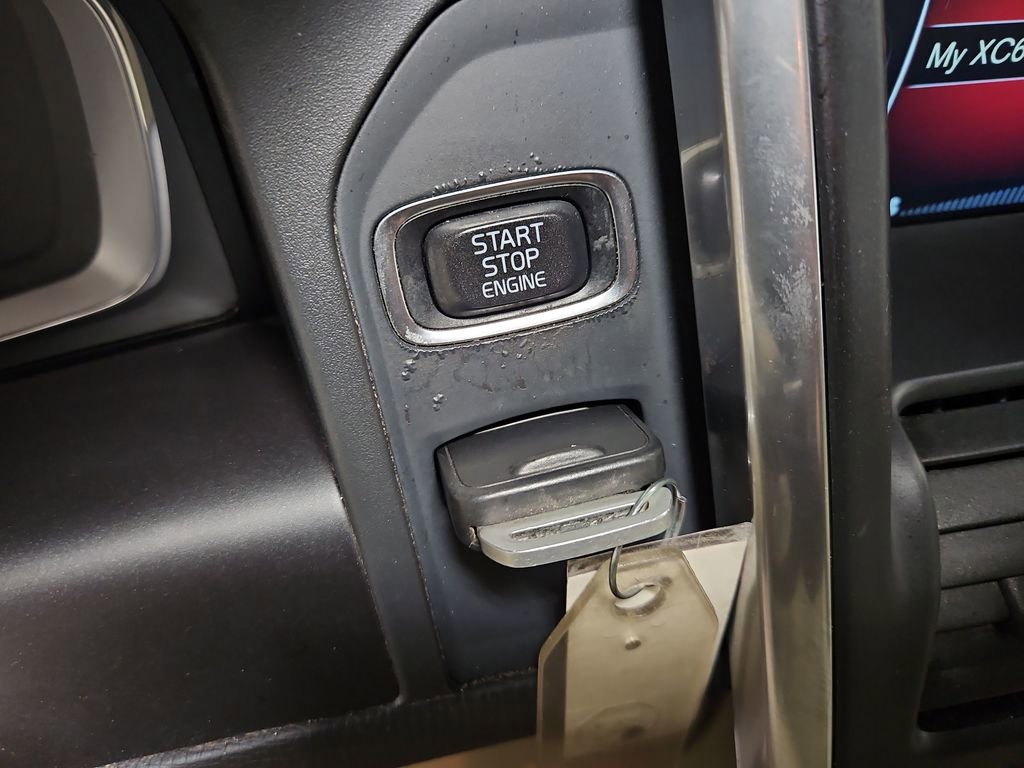 Used 2016 Volvo XC60 T6 image 28