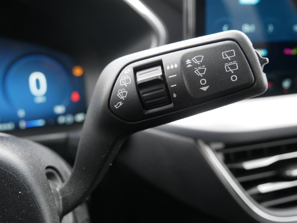 New 2025 Ford Escape SE w/ PHEV Premium Package FWD image 27