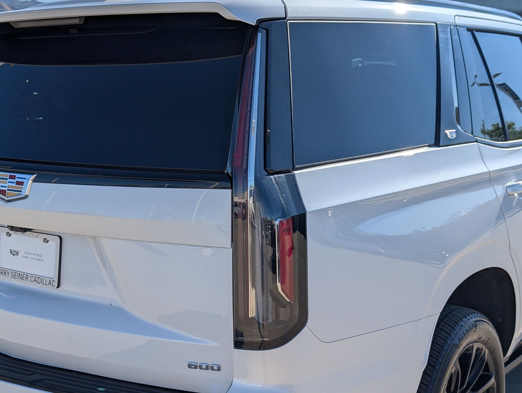 Used 2024 Cadillac Escalade Sport Platinum w/ LPO, ONYX Package image 12