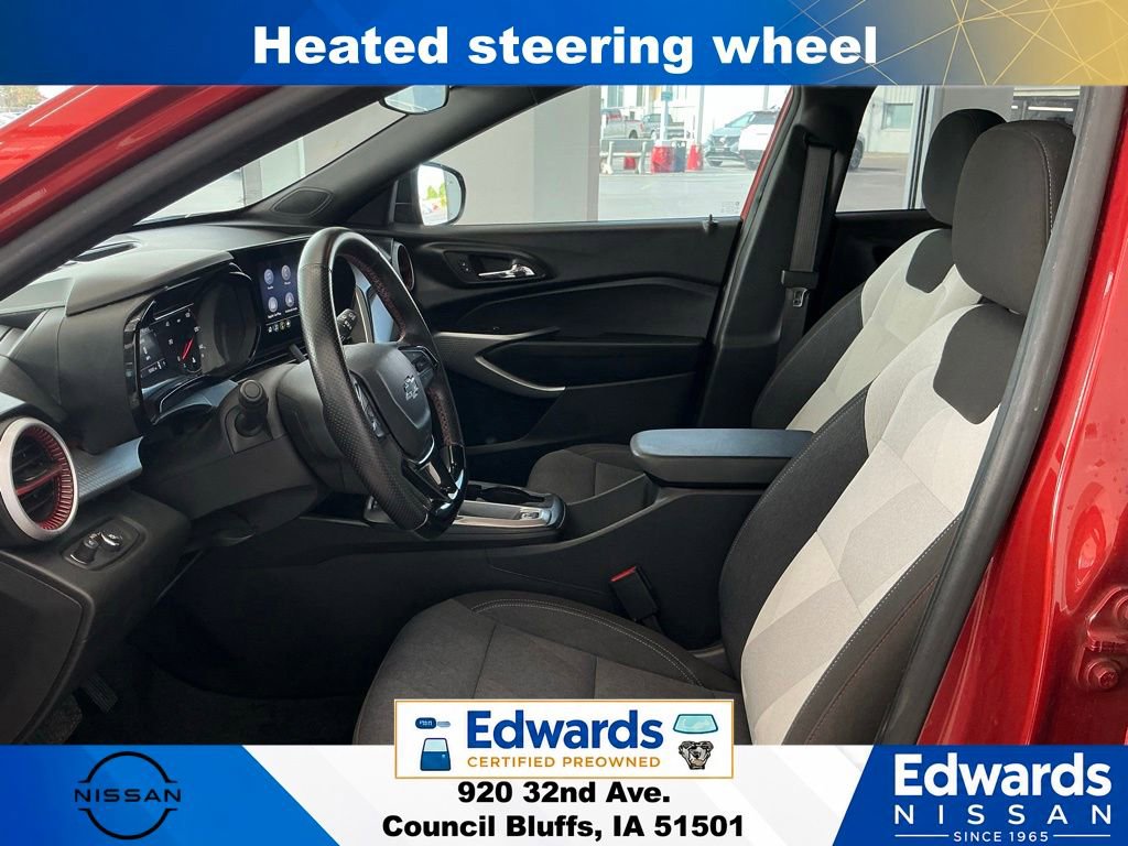 Used 2024 Chevrolet Trax RS w/ Sunroof Package FWD image 21