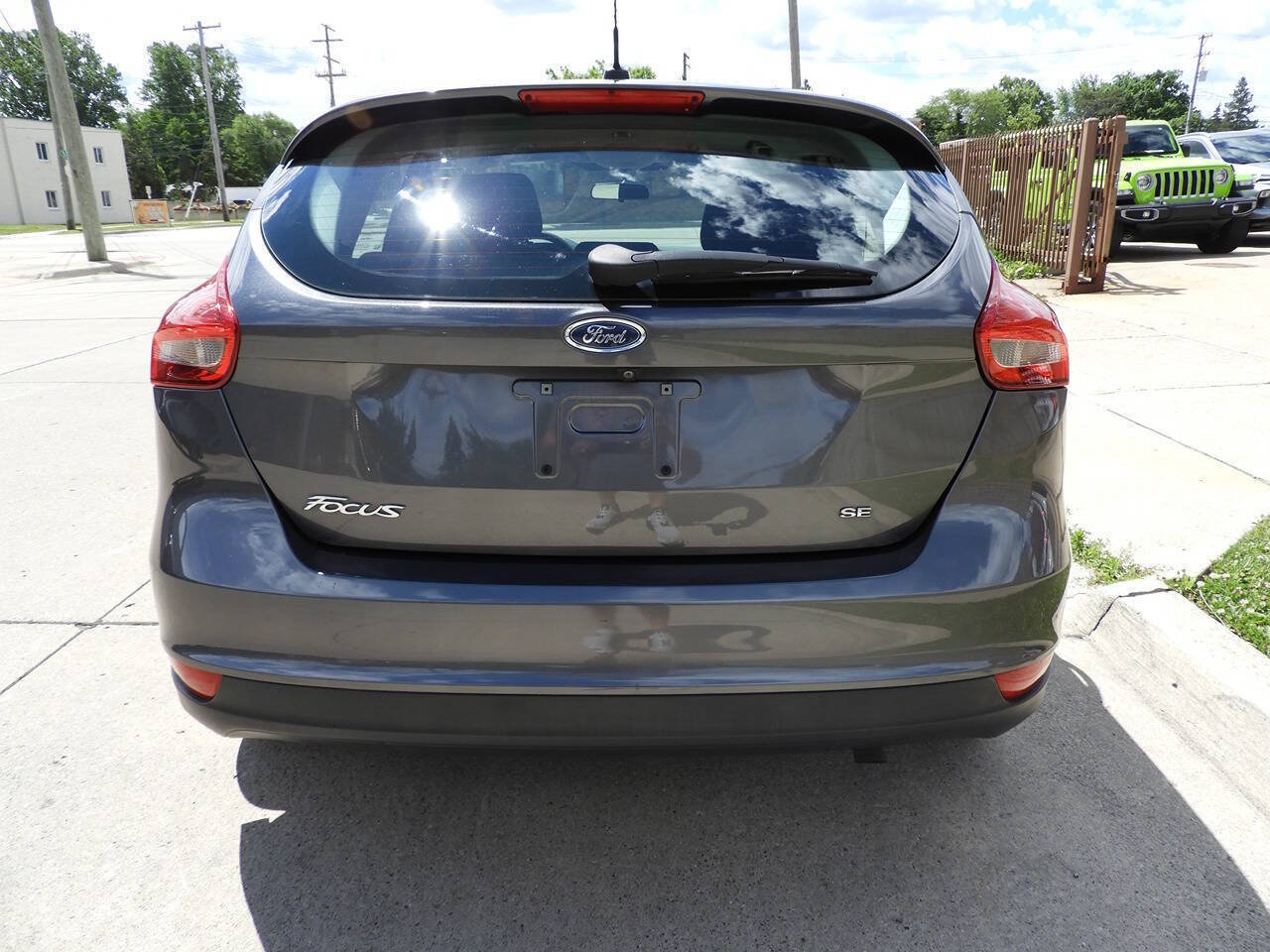 Used 2018 Ford Focus SE FWD image 8