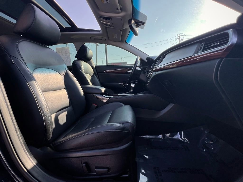 Used 2017 Kia Cadenza Premium w/ Luxury Package image 29