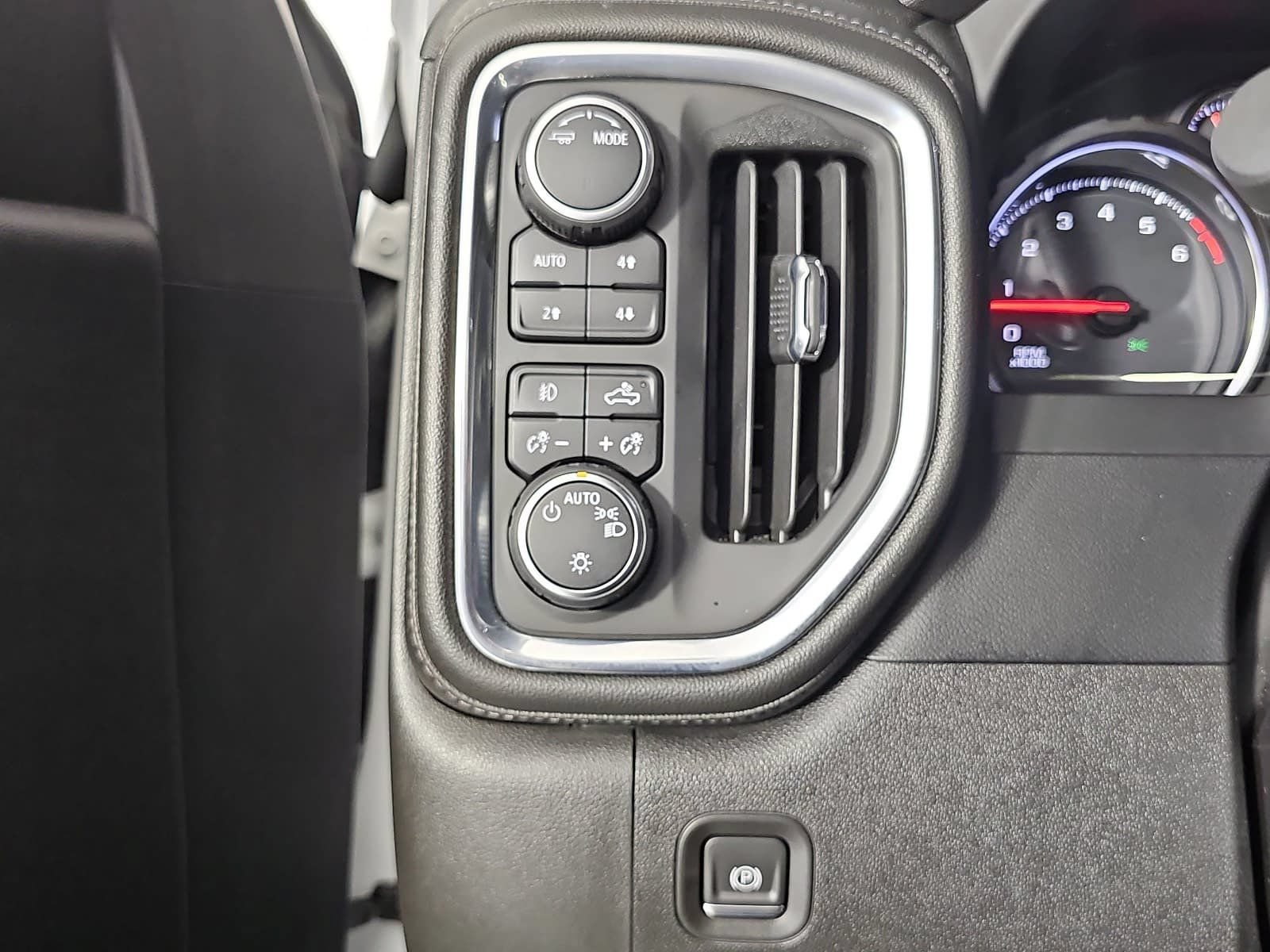Used 2022 Chevrolet Silverado 1500 LT Trail Boss AWD/4WD image 23
