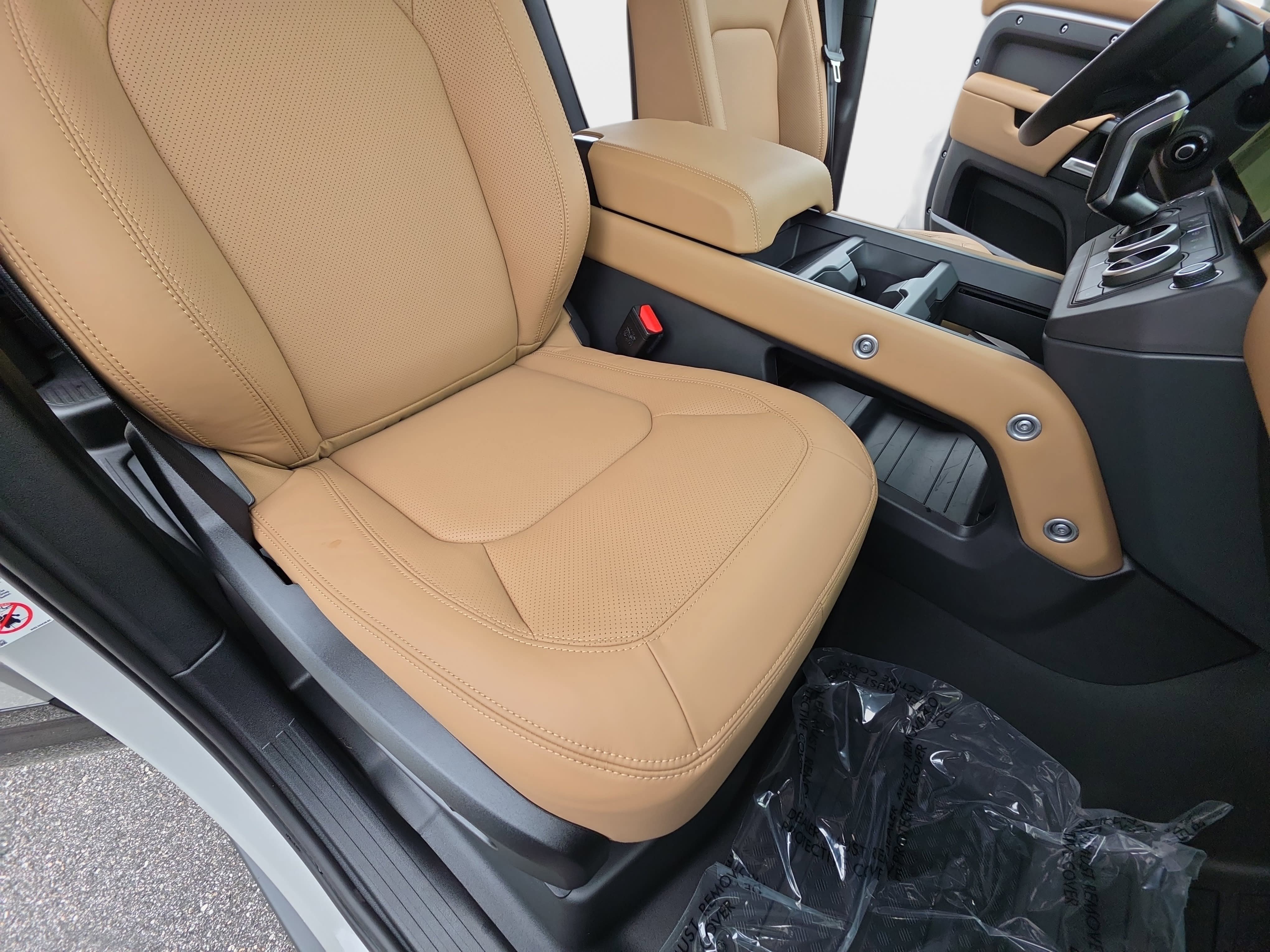 New 2026 Land Rover Defender 110 X-Dynamic SE AWD/4WD image 10