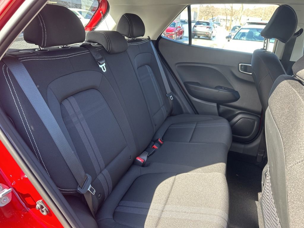 Certified 2025 Hyundai Venue SEL image 22