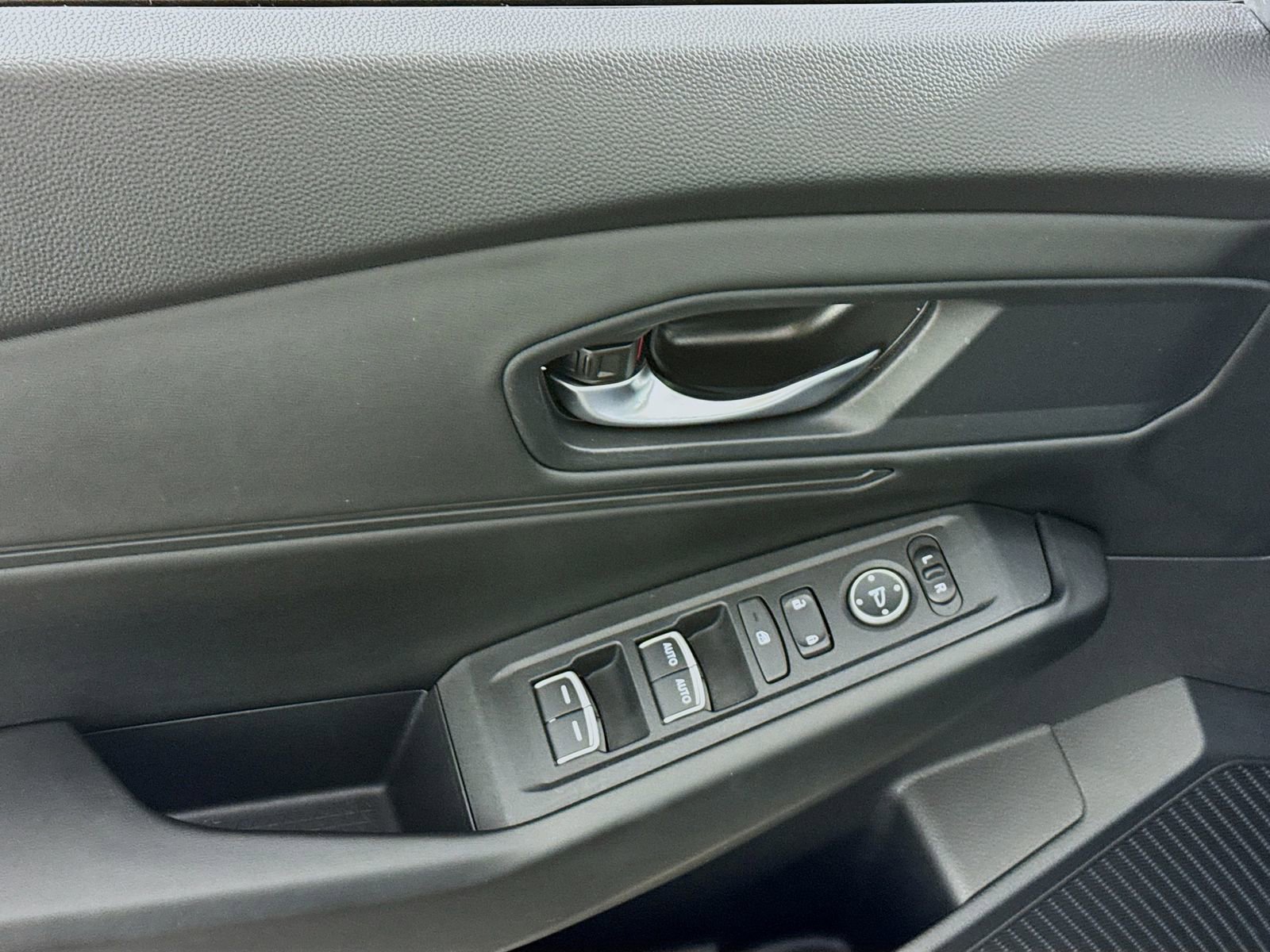 Used 2023 Honda Accord EX image 15