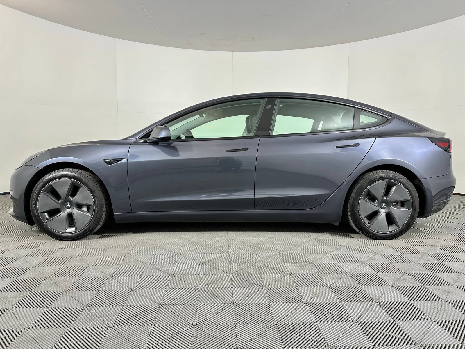 Used 2023 Tesla Model 3 Standard Range RWD image 17