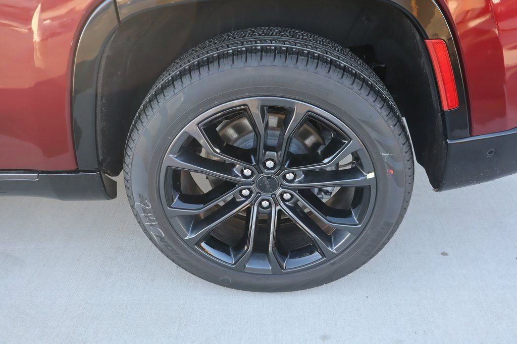 New 2026 Jeep Grand Wagoneer Summit w/ Premium Group III image 21