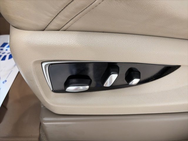 Used 2019 Cadillac Escalade Luxury w/ LPO, Radiant Package image 12
