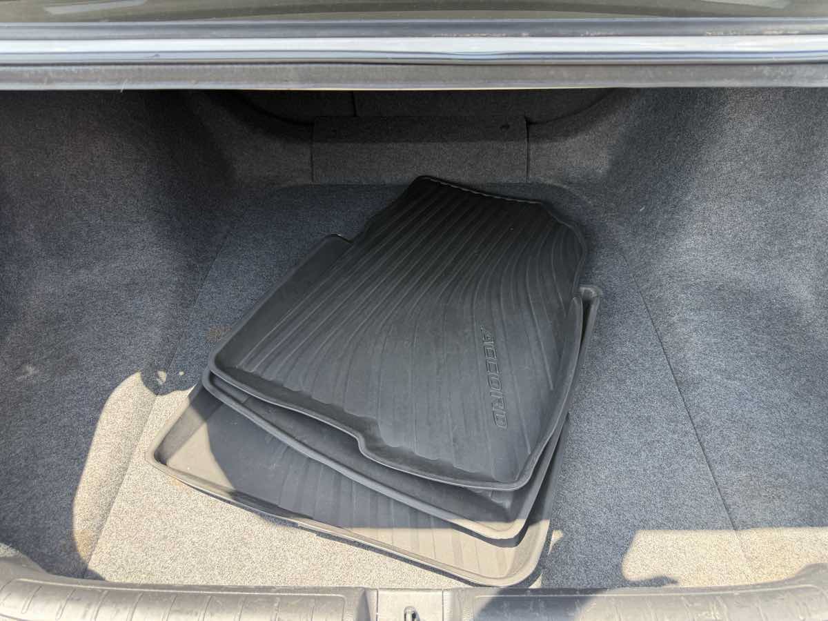 Used 2018 Honda Accord Touring image 15