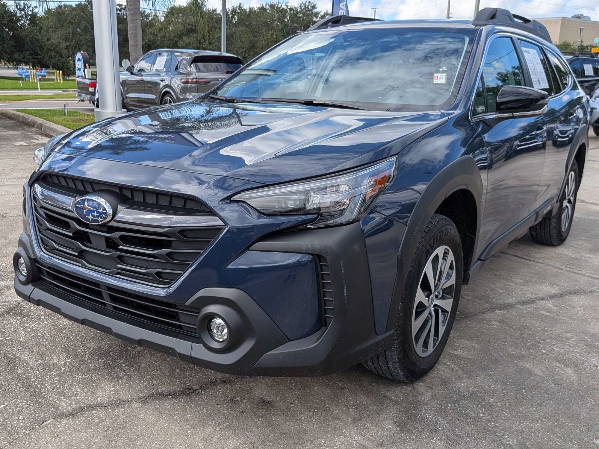 Certified 2025 Subaru Outback Premium AWD/4WD image 8