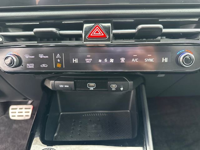 Used 2024 Kia Niro EX Touring image 35