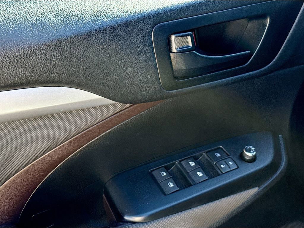 Used 2019 Toyota Highlander LE image 17