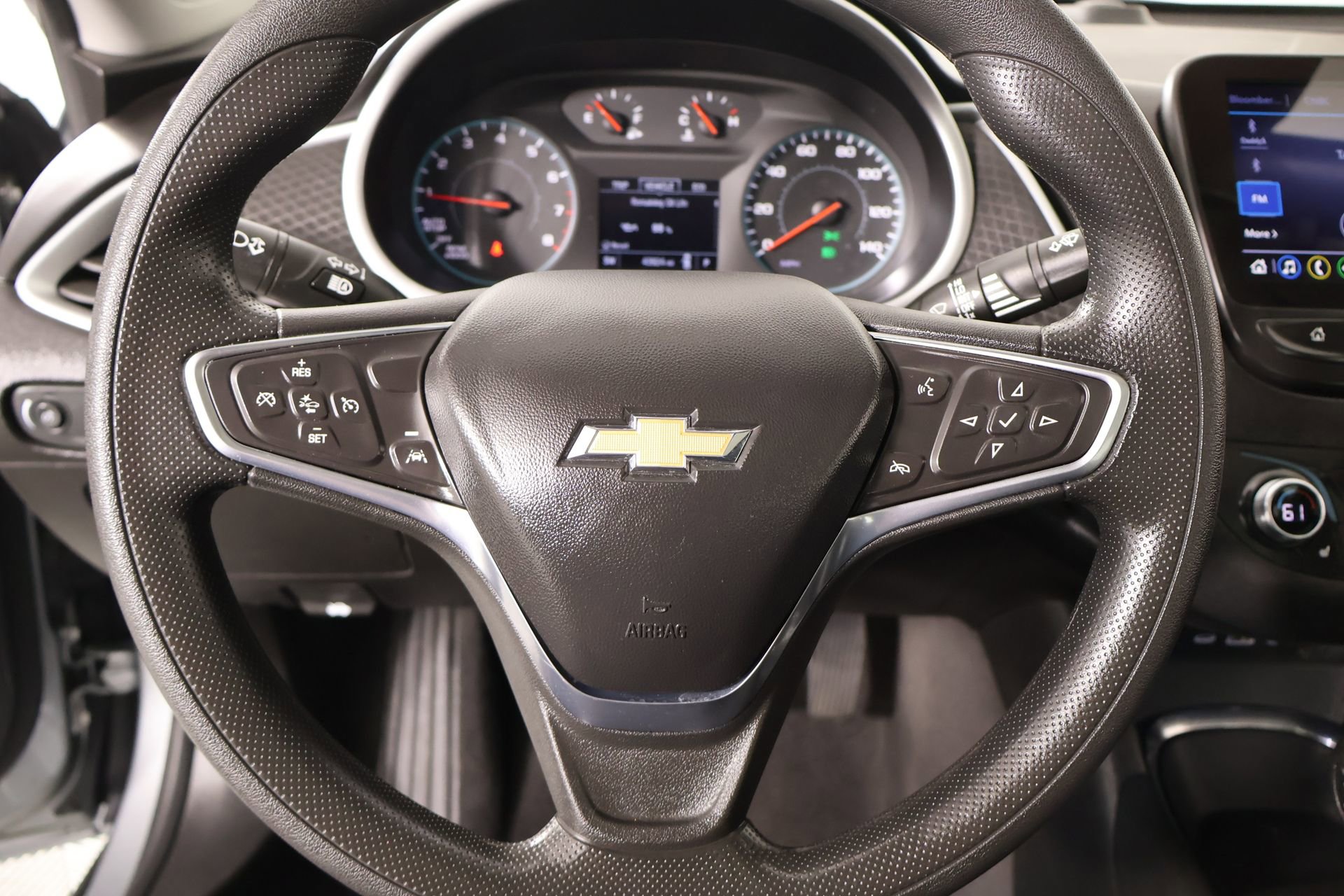 Used 2024 Chevrolet Malibu LT FWD image 3