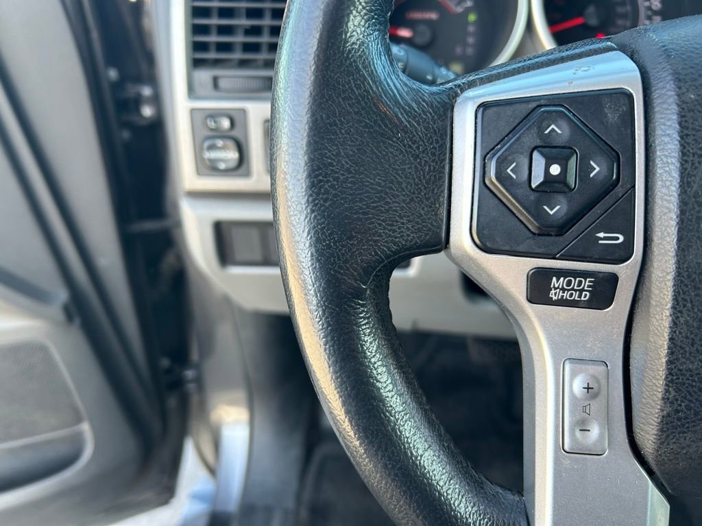 Used 2016 Toyota Sequoia SR5 image 21