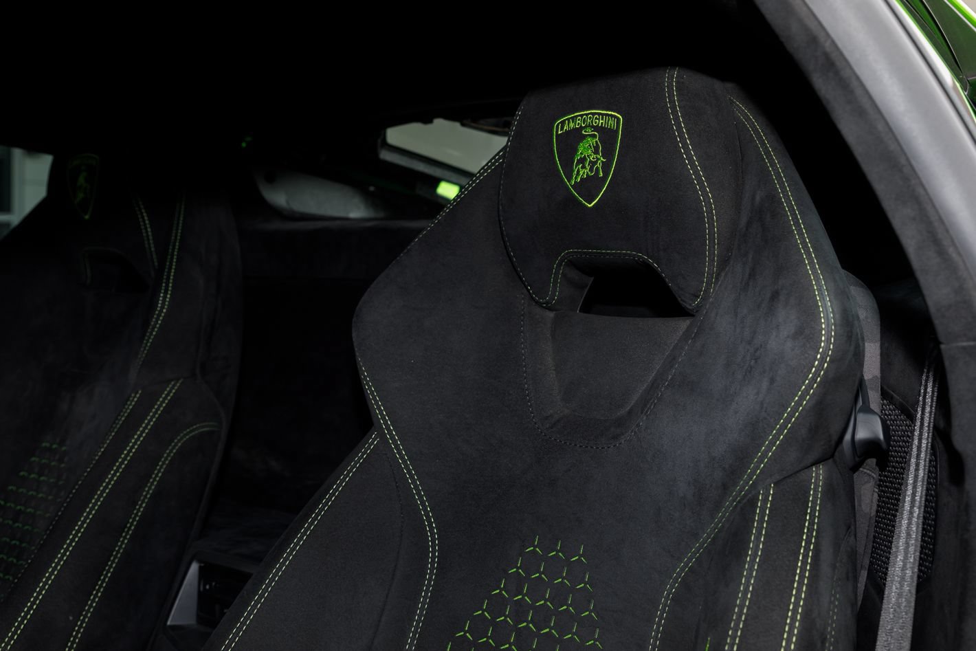 Used 2018 Lamborghini Huracan Performante AWD/4WD image 48