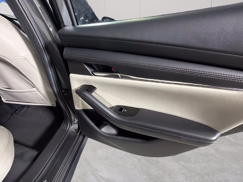 Used 2024 MAZDA MAZDA3 s FWD image 34